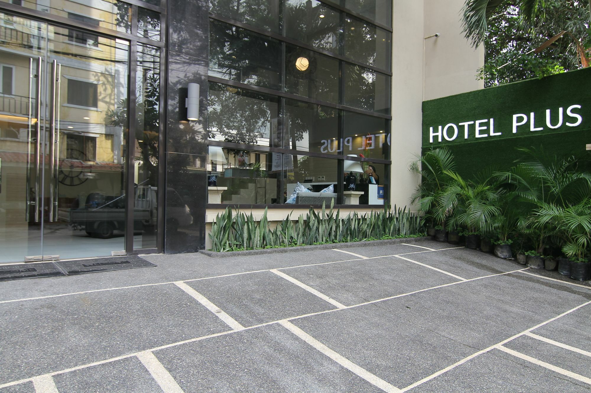 Cebu Hotel Plus 3*